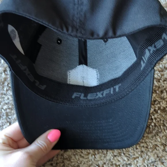 Travis Mathew hat - Picture 4 of 7